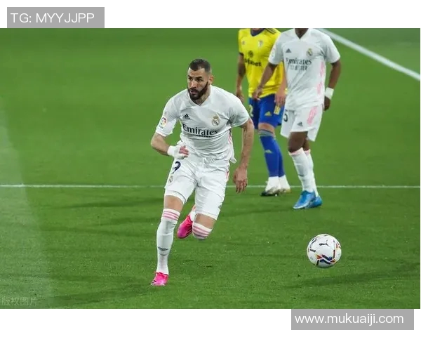 塞维利亚签下法国后卫本泽马，加强防线